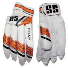 SS	DELUXE BATTING GLOVES