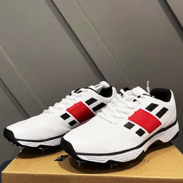 GRAY NICOLLS PLAYERS GN8 CRICKET SPIKES