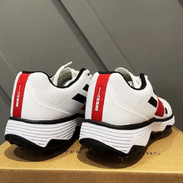 GRAY NICOLLS PLAYERS GN8 CRICKET SPIKES
