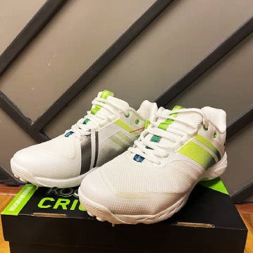 KOOKABURRA PRO 2.0 CRICKET SPIKES