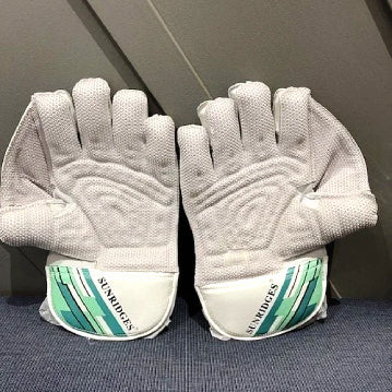 SUNRIDGES AEROLITE WICKETKEEPING GLOVES