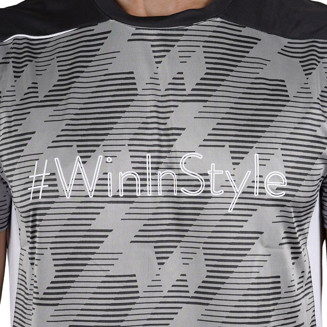 Zig Zag Round Neck