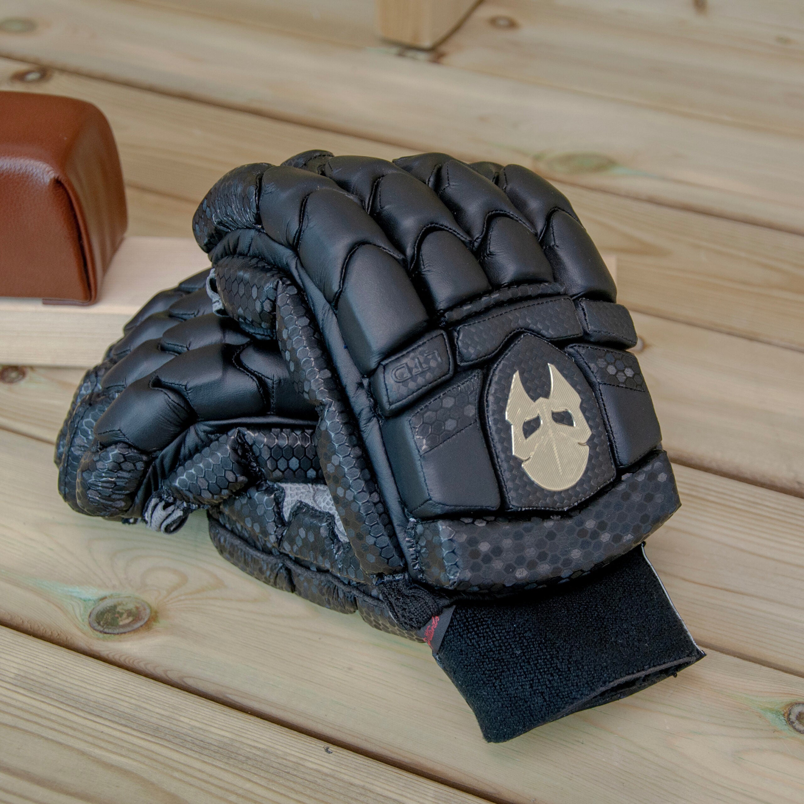 Phantom Limited White/Black/Navy - Batting Gloves