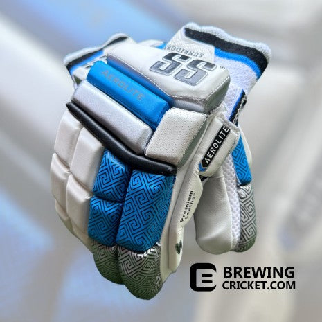 SS AeroLite - Batting Gloves