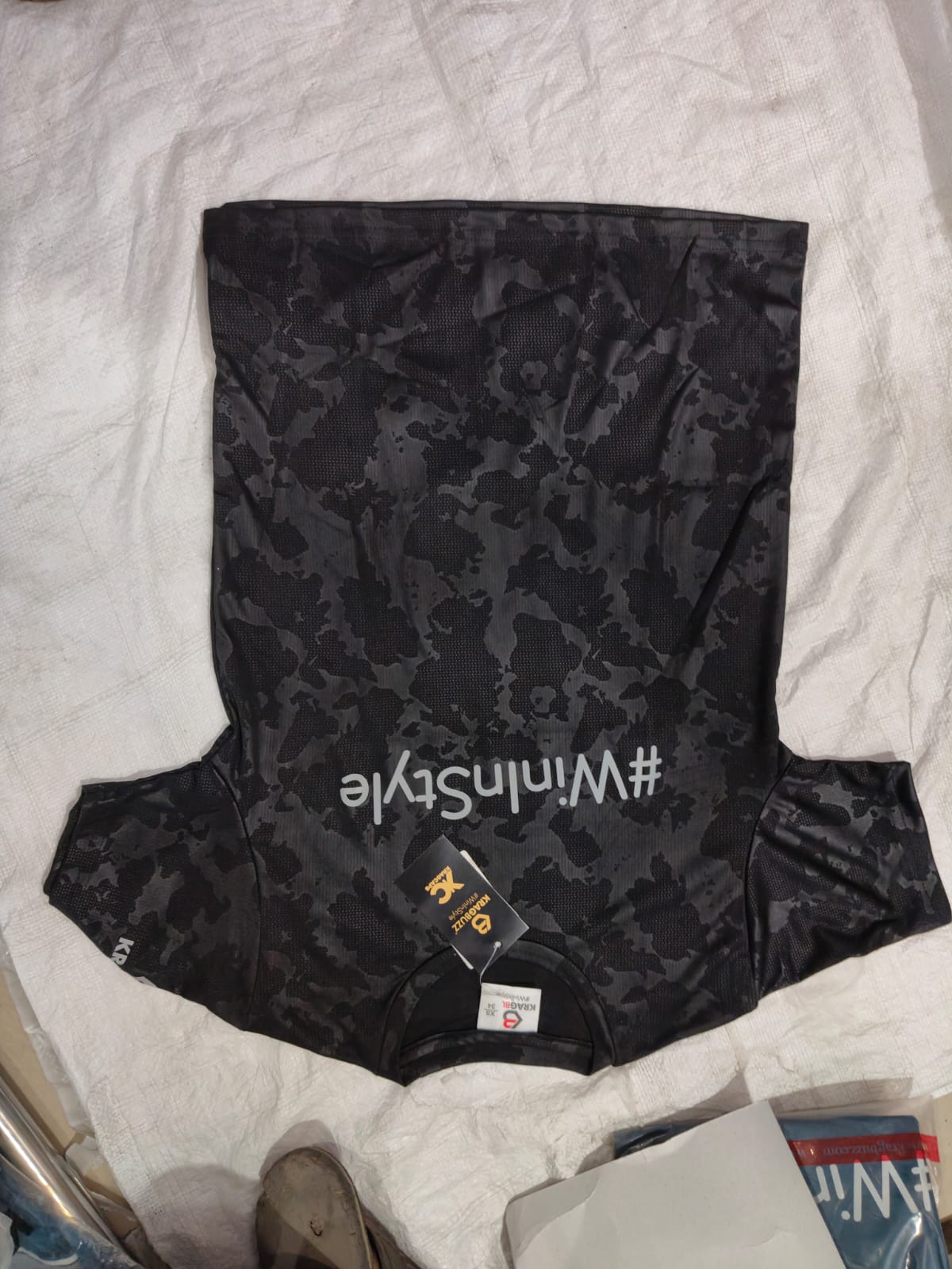 EMBOSS CAMAL ROUND NECK