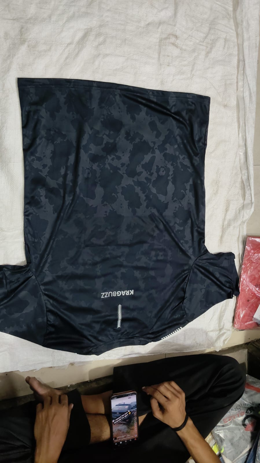 WORLD PRINT TEE