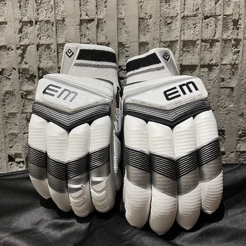 EM MAXXUM 3.0 BATTING GLOVES