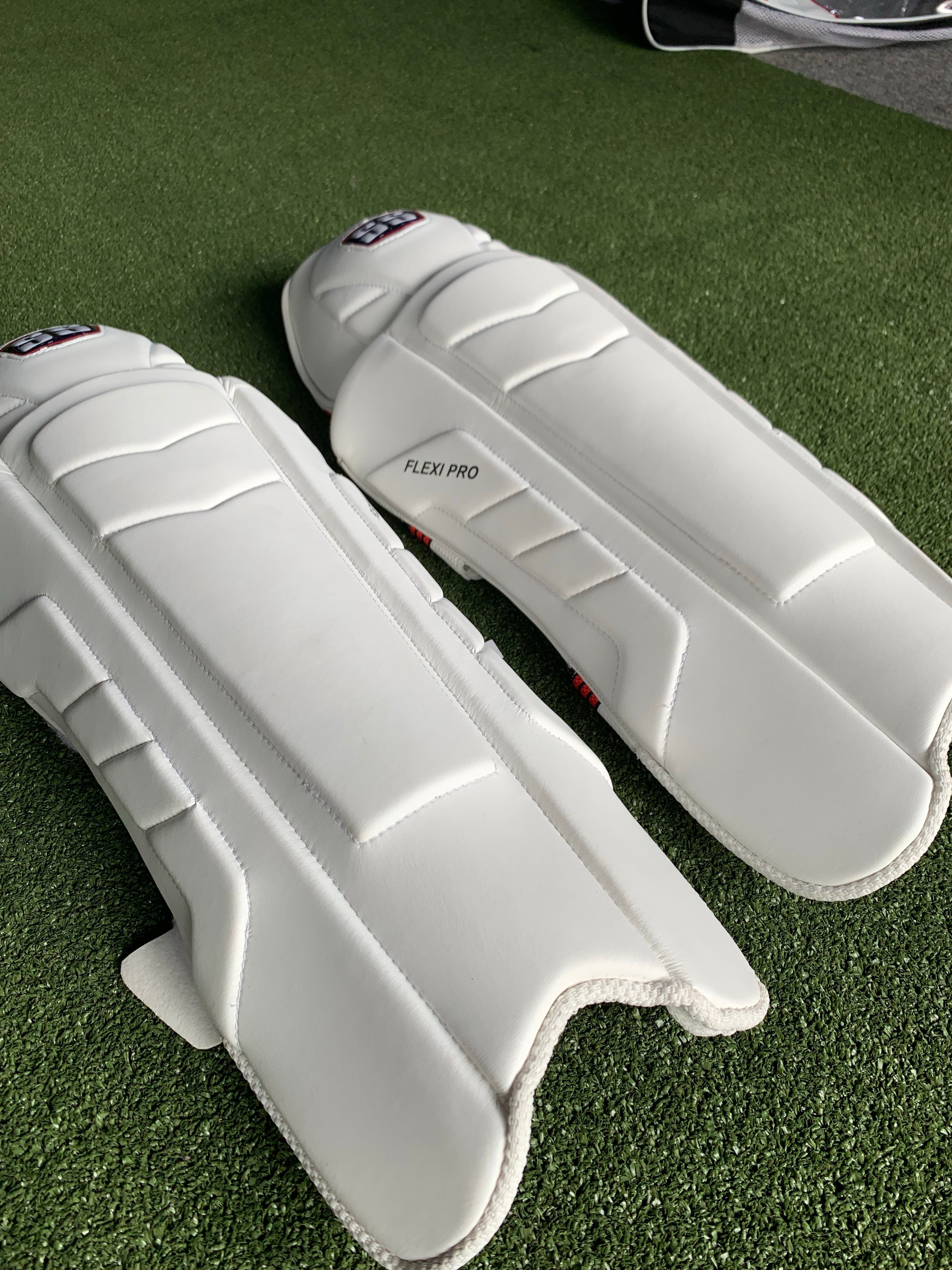 SS Ton Flexi Pro - Wicket Keeping Pads