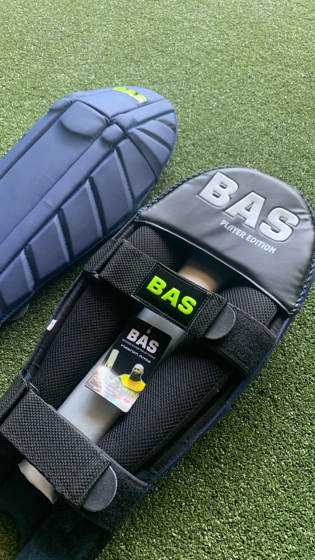 BAS Vampire Players Navy Blue - Keeping Pads