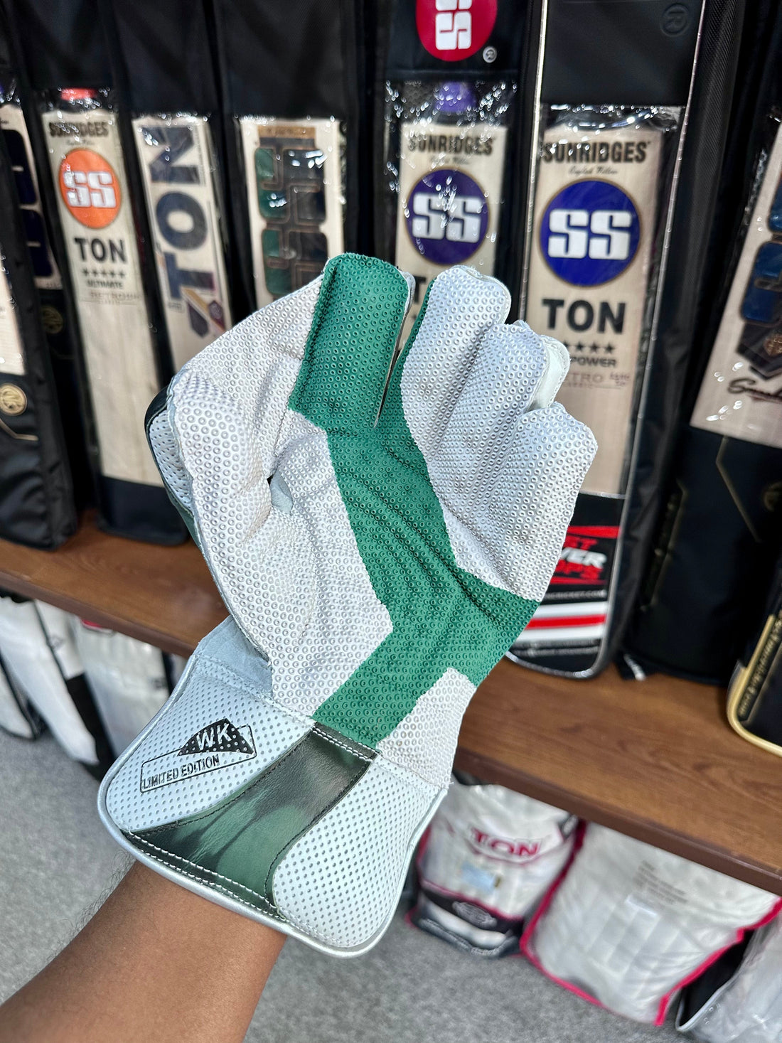 SS Ton Limited Edition - Keeping Gloves