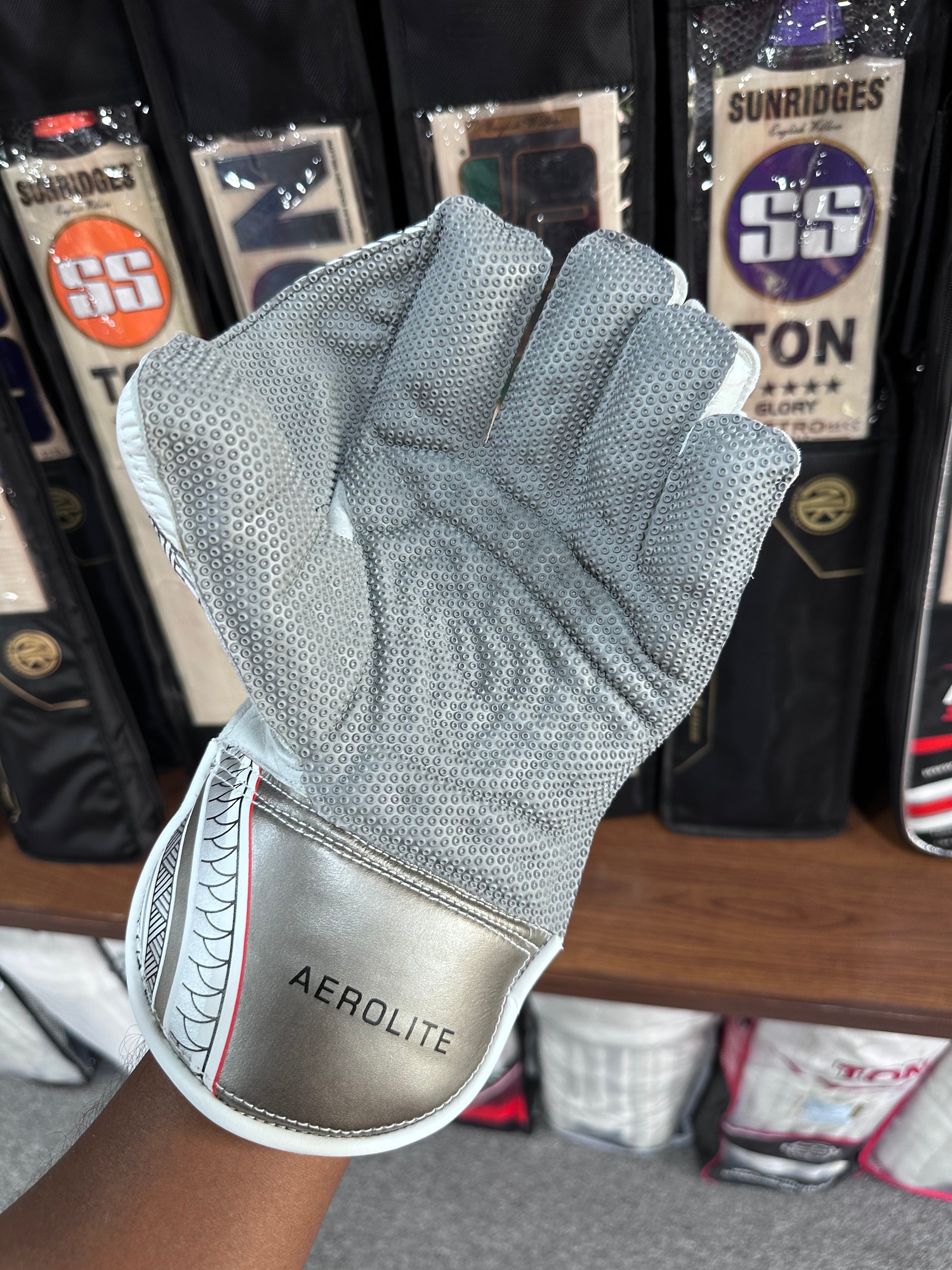 SS Ton Aerolite - Keeping Gloves