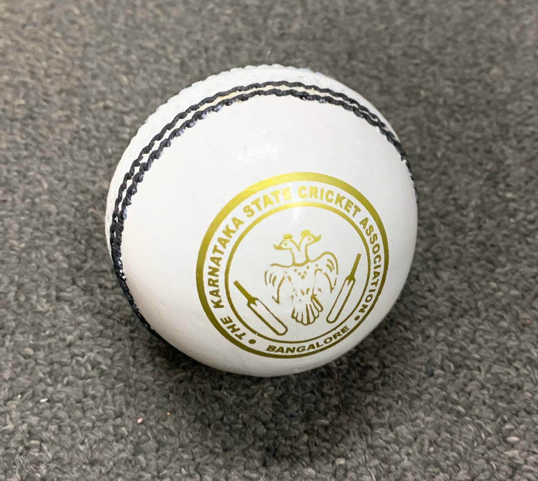 SF County Crown - Junior Cricket Ball