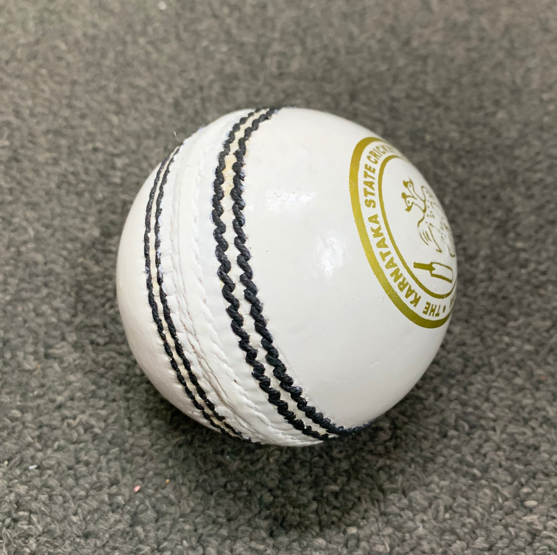 SF County Crown - Junior Cricket Ball