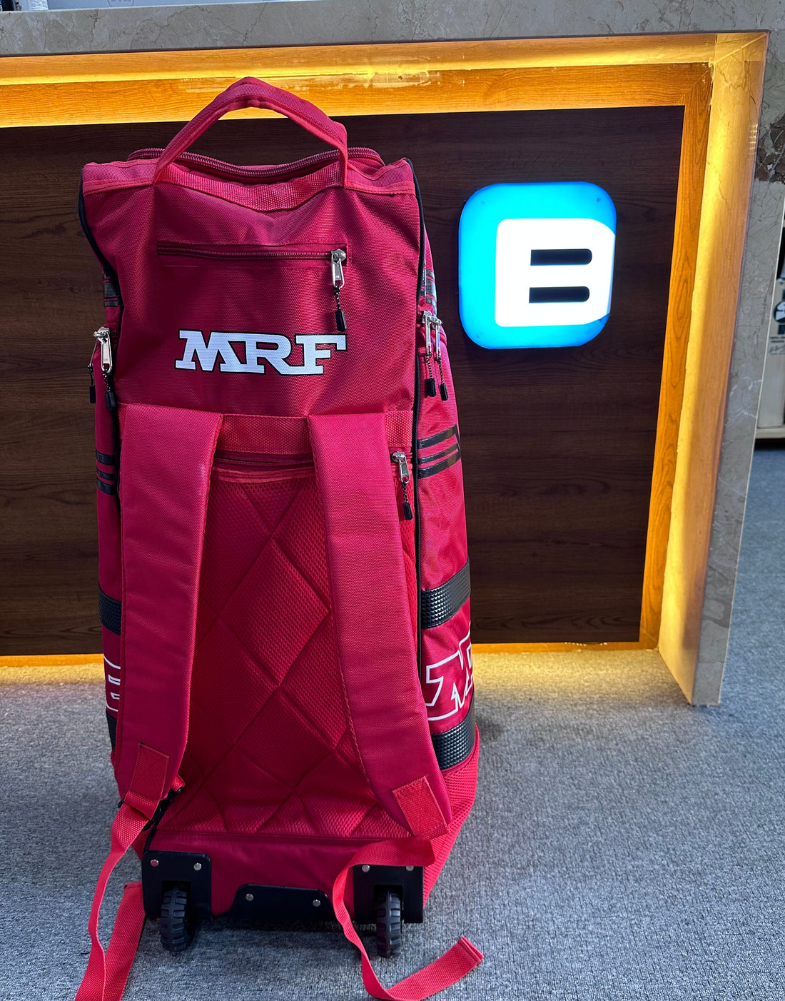 MRF VK18 LE - Duffle Wheele Kit Bag