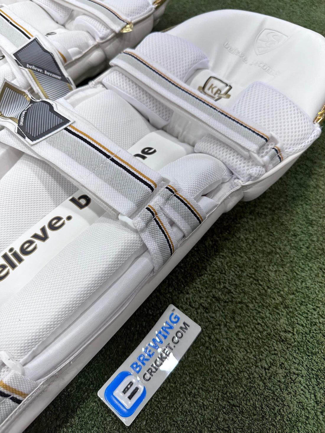 SG HiLite - Batting Pads