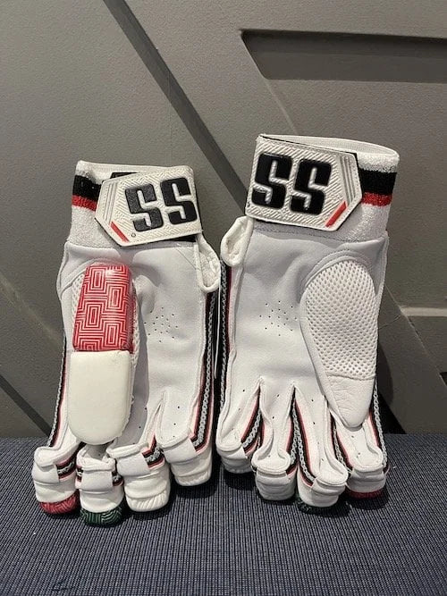 SUNRIDGES SUPREME BATTING GLOVES